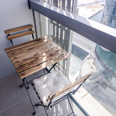 Nasma Luxury Stays - Cayan Tower Дубай Экстерьер фото