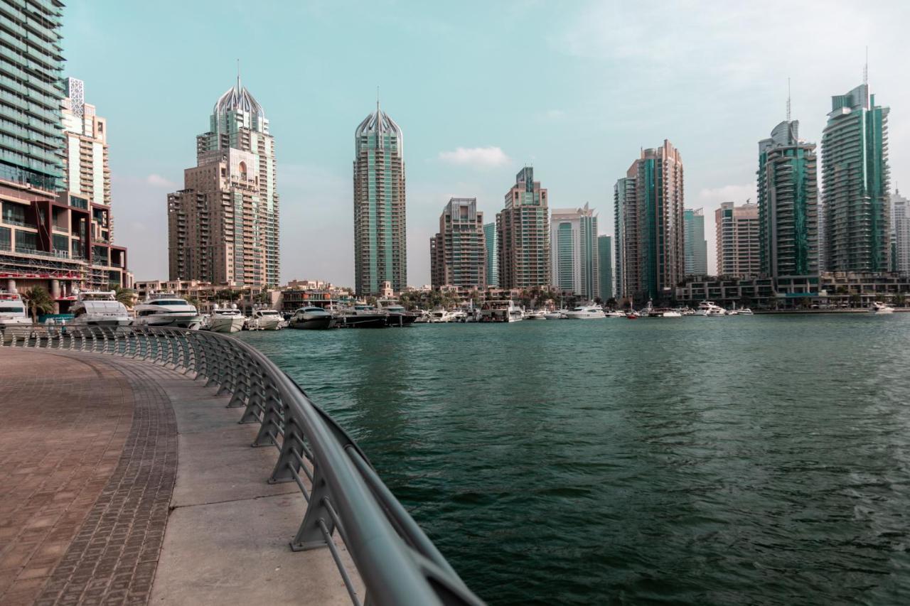 Nasma Luxury Stays - Cayan Tower Дубай Экстерьер фото