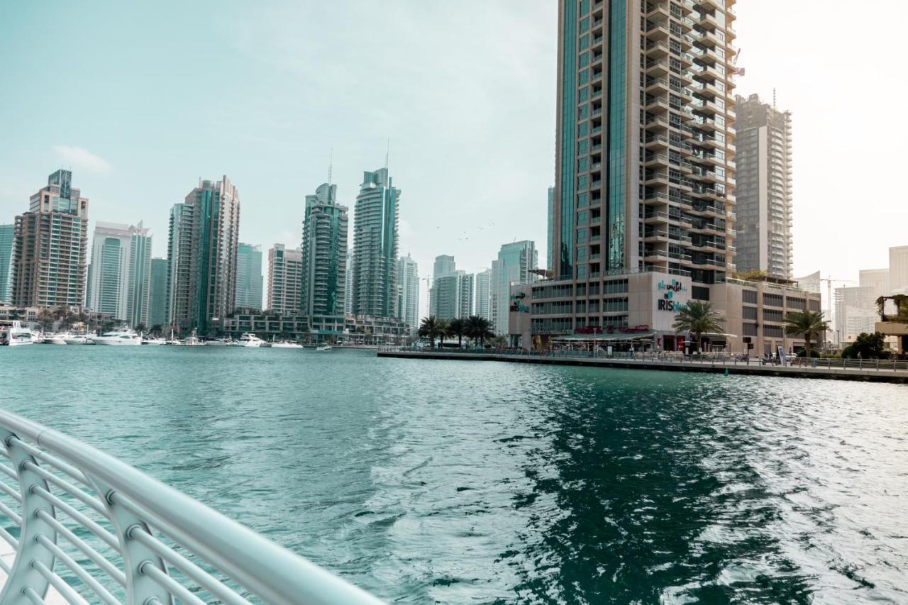 Nasma Luxury Stays - Cayan Tower Дубай Экстерьер фото